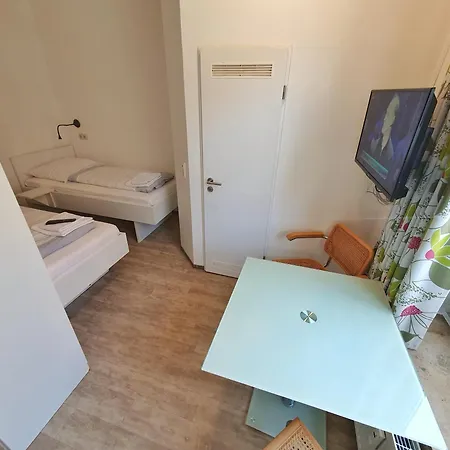 B & L Aparthotel